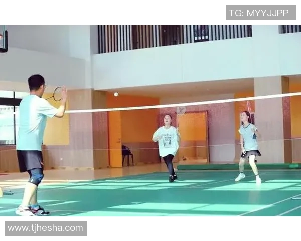 重庆羽毛球队默契配合探秘：团队协作如何助力竞技表现提升