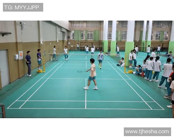 广州羽毛球队的节奏与魅力探秘:从训练到比赛的全景观察 广州羽毛球队的节奏与魅力探秘:从训练到比赛的全景观察