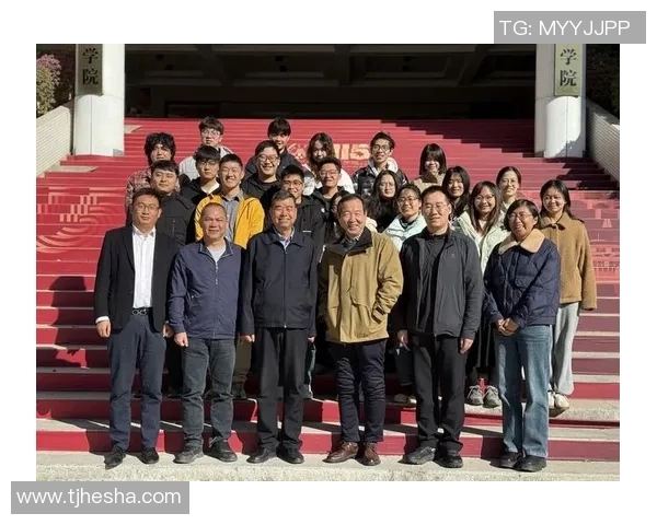 深度对话：探索张敏在足球世界中的成长与挑战之路